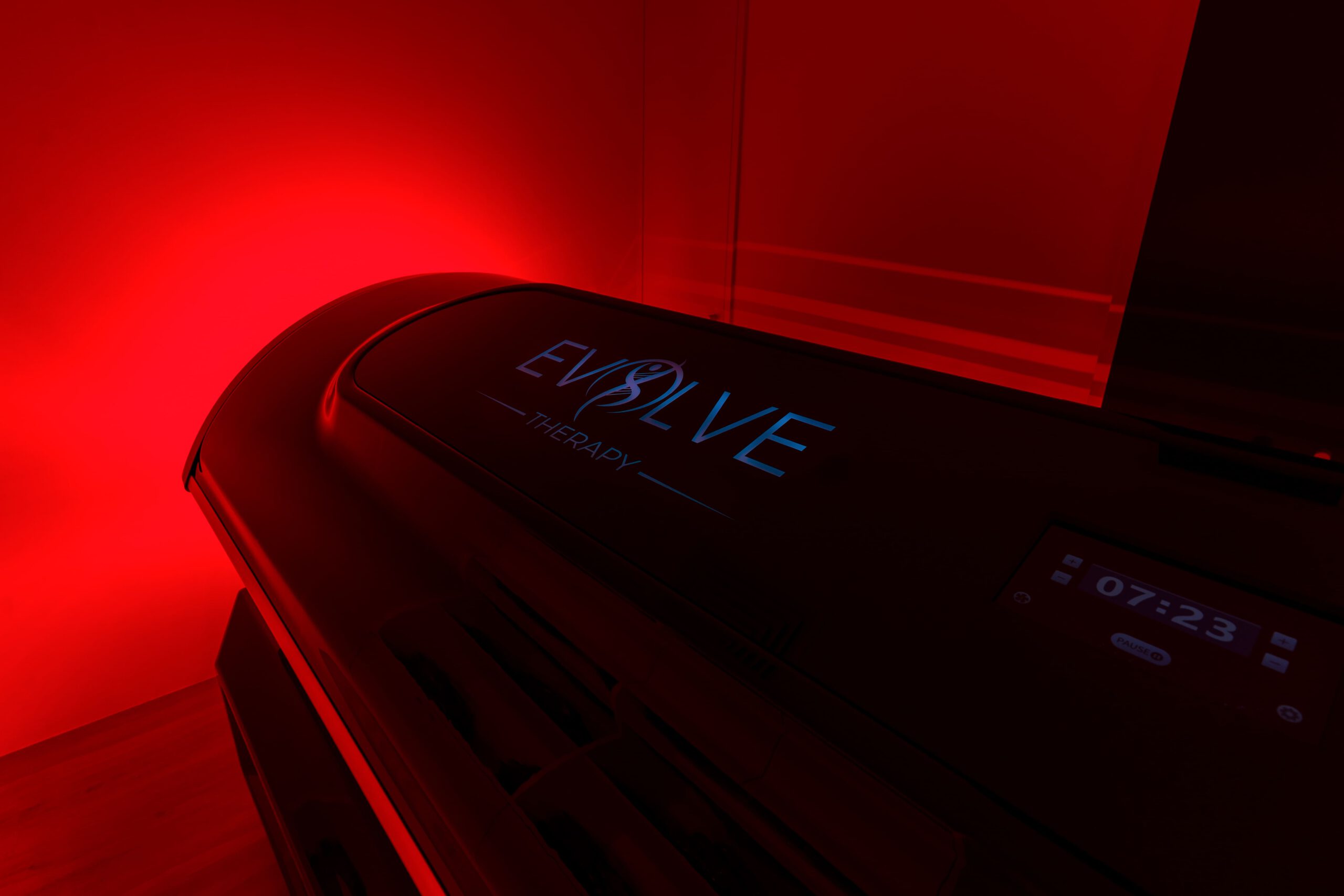 Experience the ultimate in recovery with our infrared light therapy recovery room. Our innovative treatment promotes muscle recovery, reduces inflammation, improves circulation, and detoxifies the body.